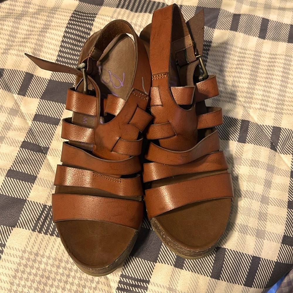 Blowfish Malibu brown wedges